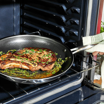 Cooking a steak in the HexClad 12"frying pan